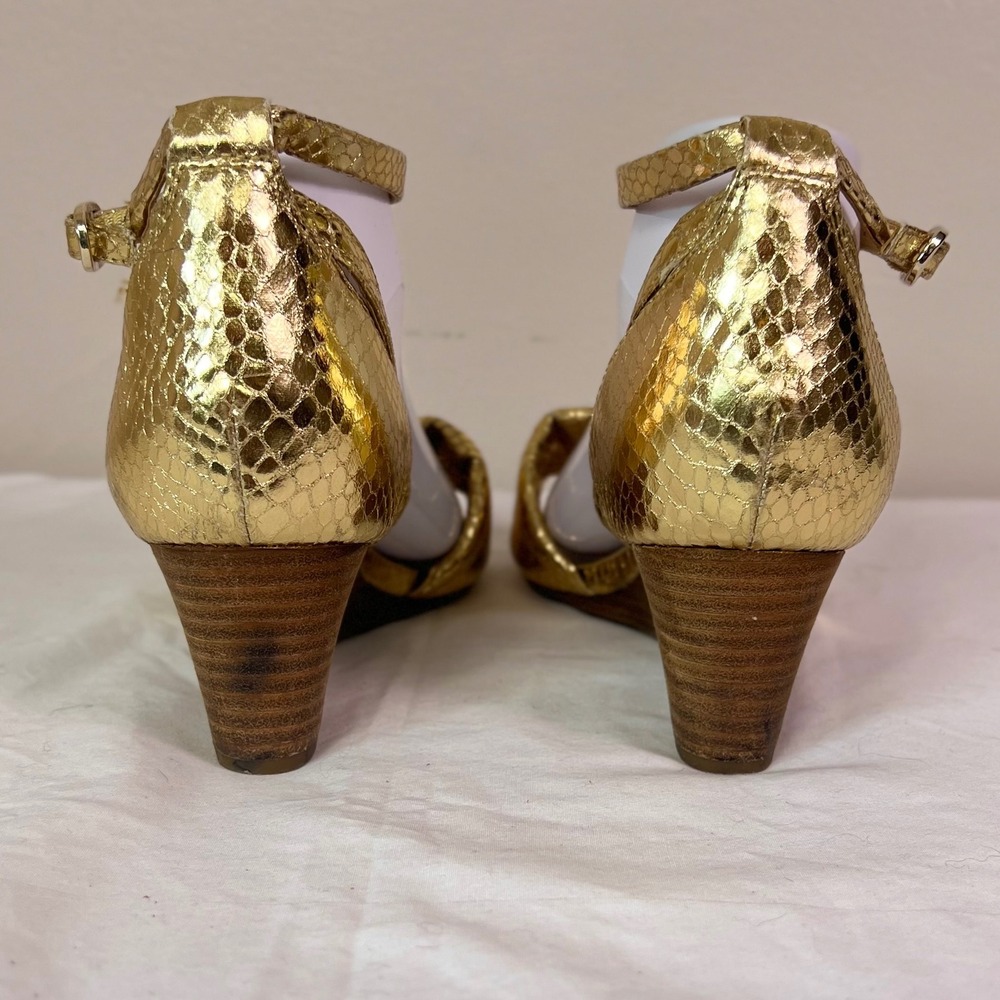 Franco Sarto Deirdra Wedge Sandals 9.5 Gold Snakeskin Metallic Ankle Strap Glam - Picture 7 of 11